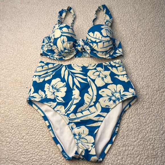 Shade & Shore Blue White Floral Print Two Piece Swimsuit Small - Picture 1 of 10